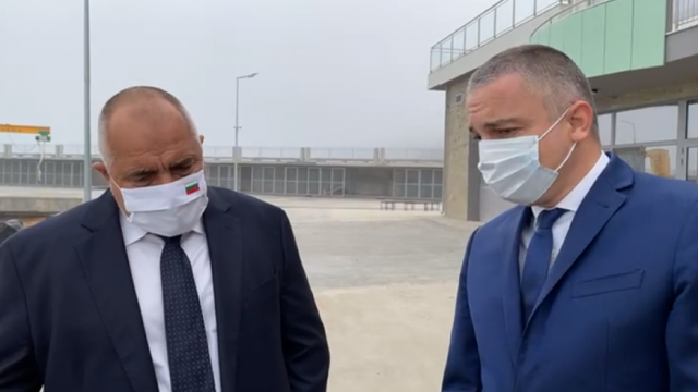 Борисов и кметът Портних посетиха Рибарското пристанище "Карантината" в Аспарухово